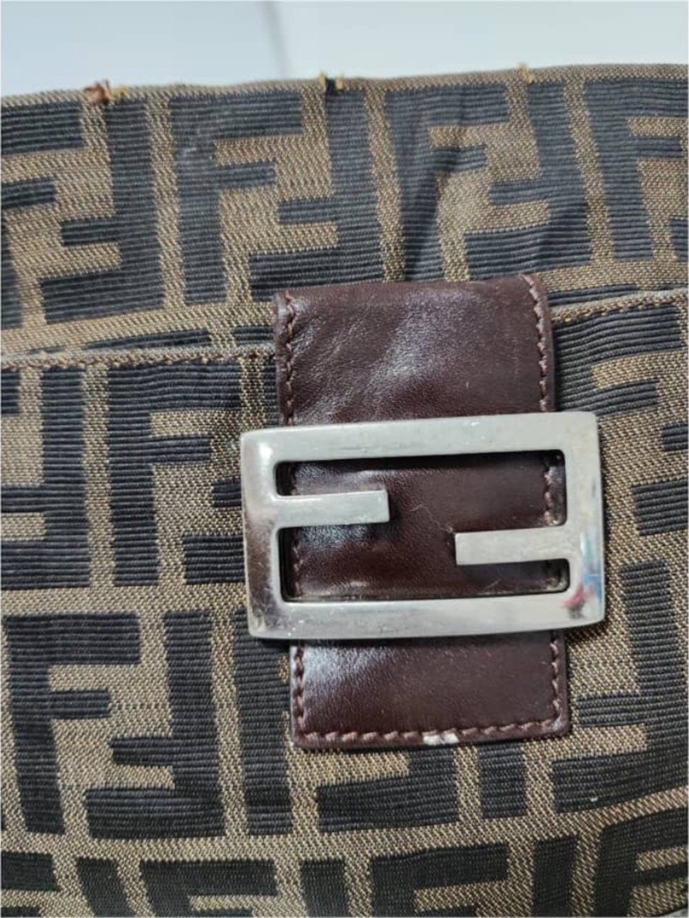 Authentic FENDI Vintage Zucca Baguette Shoulder Bag Brown - Picture 6 of 15